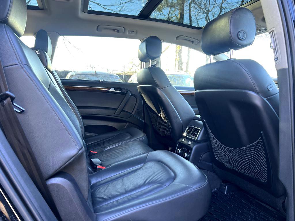 2015 Audi Q7 Image 11