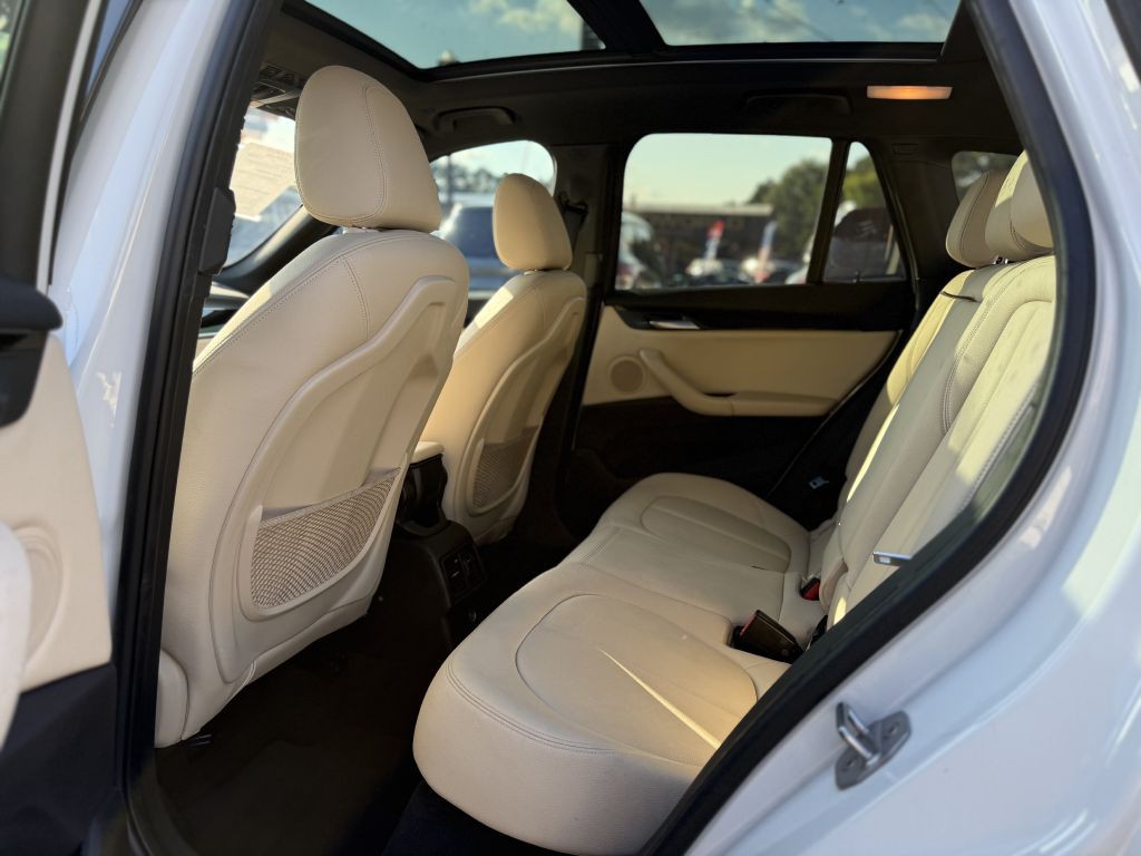2016 BMW X1 Image 11
