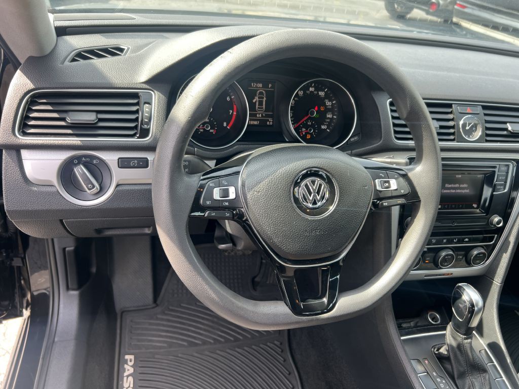 2016 Volkswagen Passat Image 8