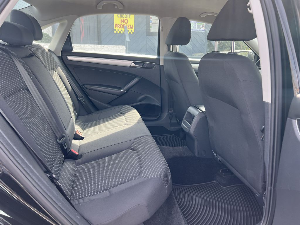 2016 Volkswagen Passat Image 13