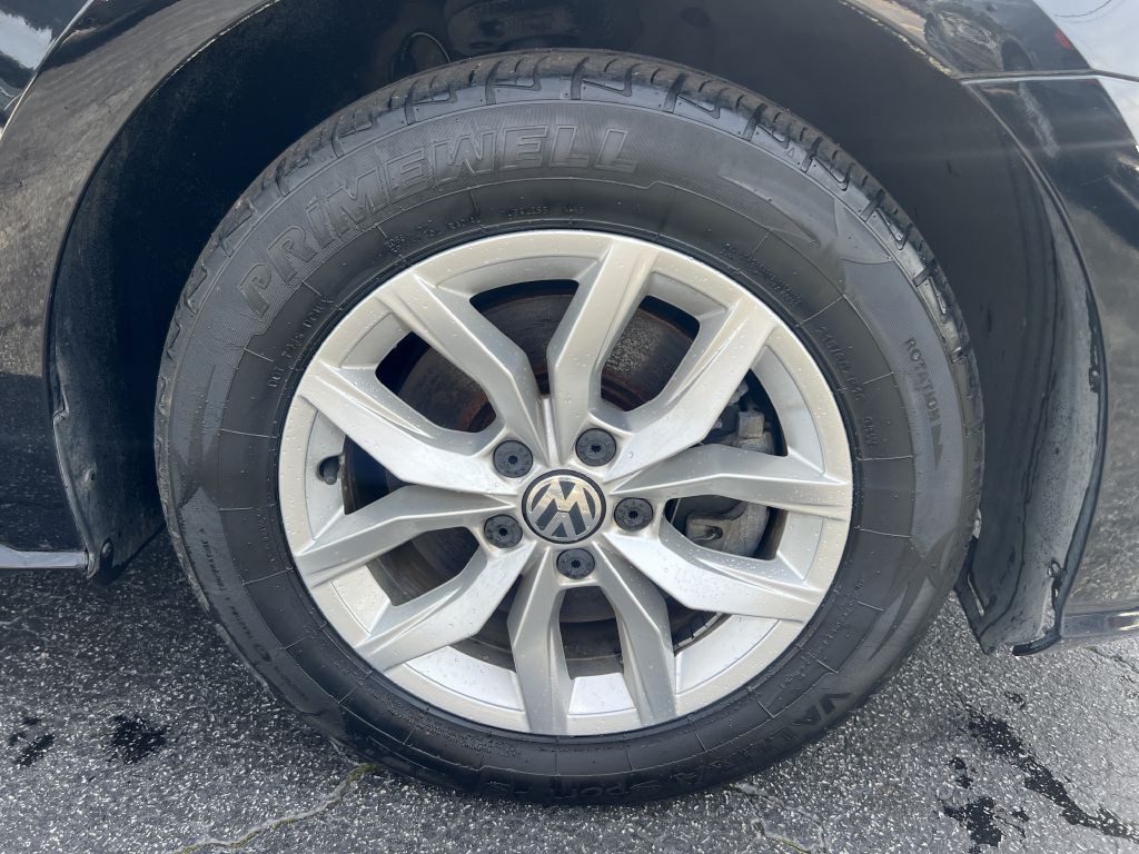 2016 Volkswagen Passat Image 18