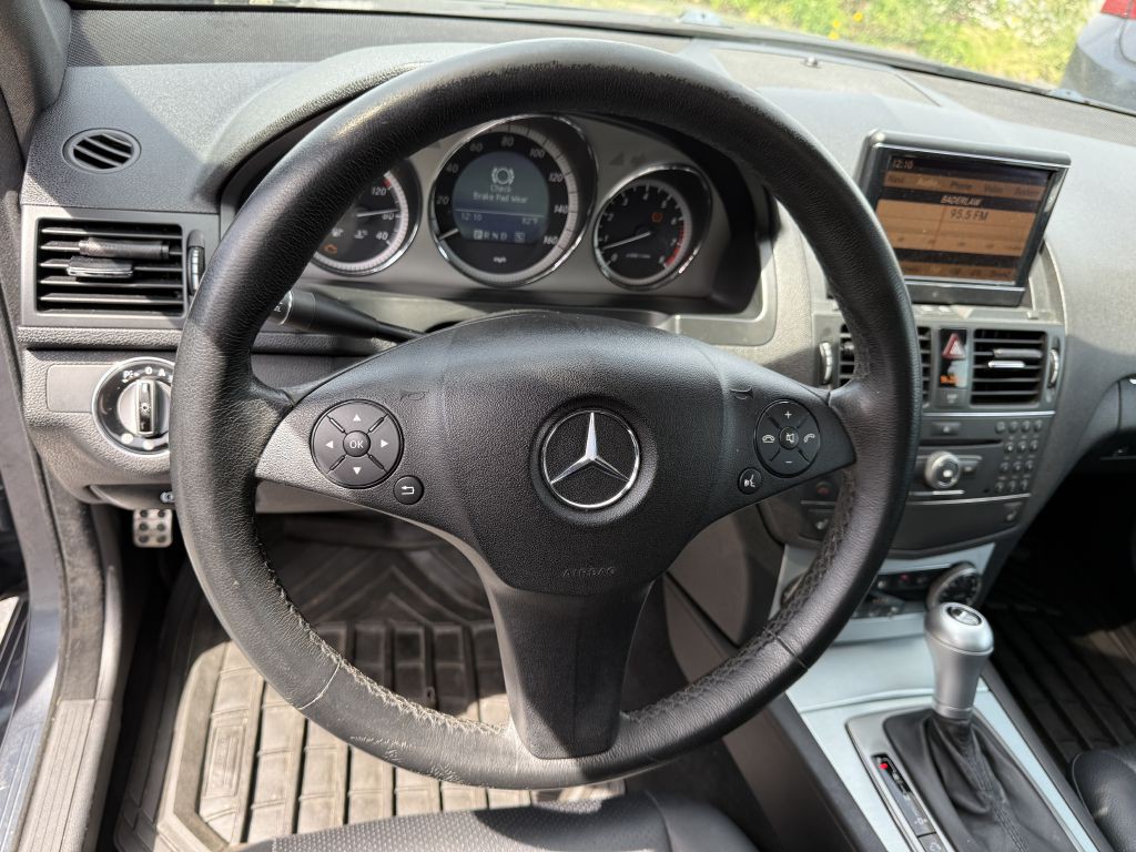 2009 Mercedes-Benz C-Class Image 8