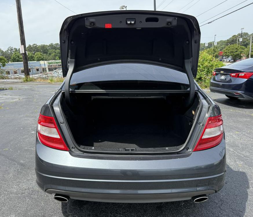 2009 Mercedes-Benz C-Class Image 12