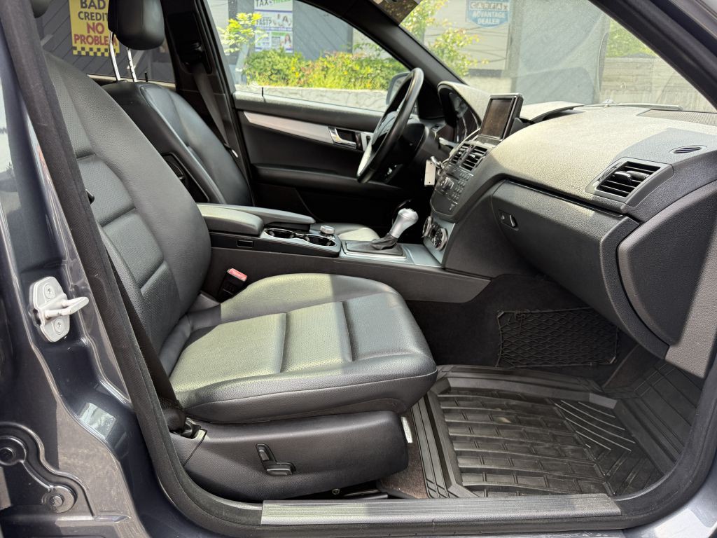 2009 Mercedes-Benz C-Class Image 15