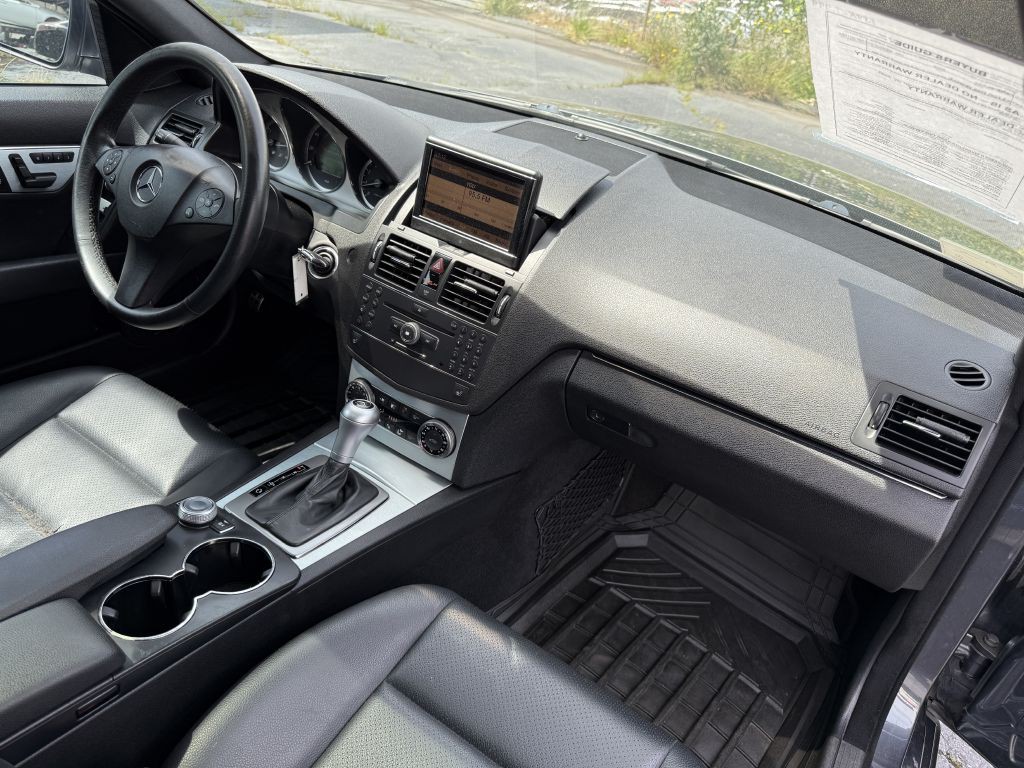 2009 Mercedes-Benz C-Class Image 16