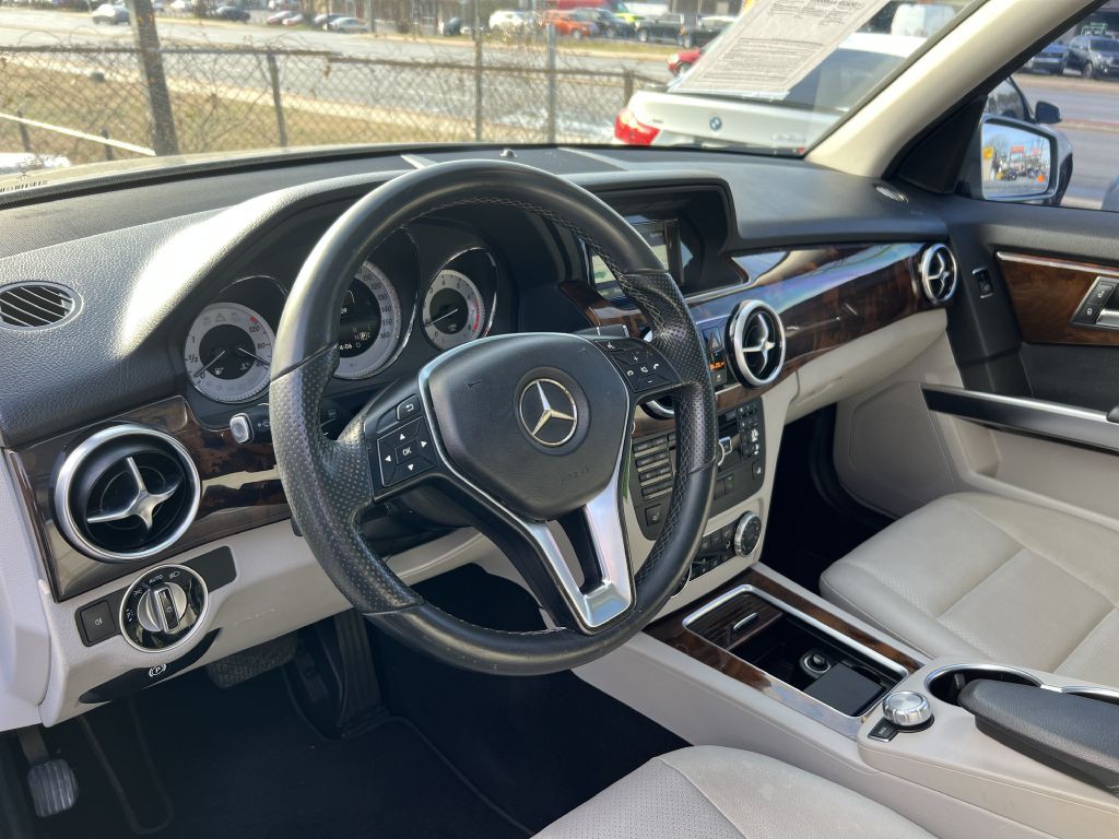 2015 Mercedes-Benz GLK-Class Image 9
