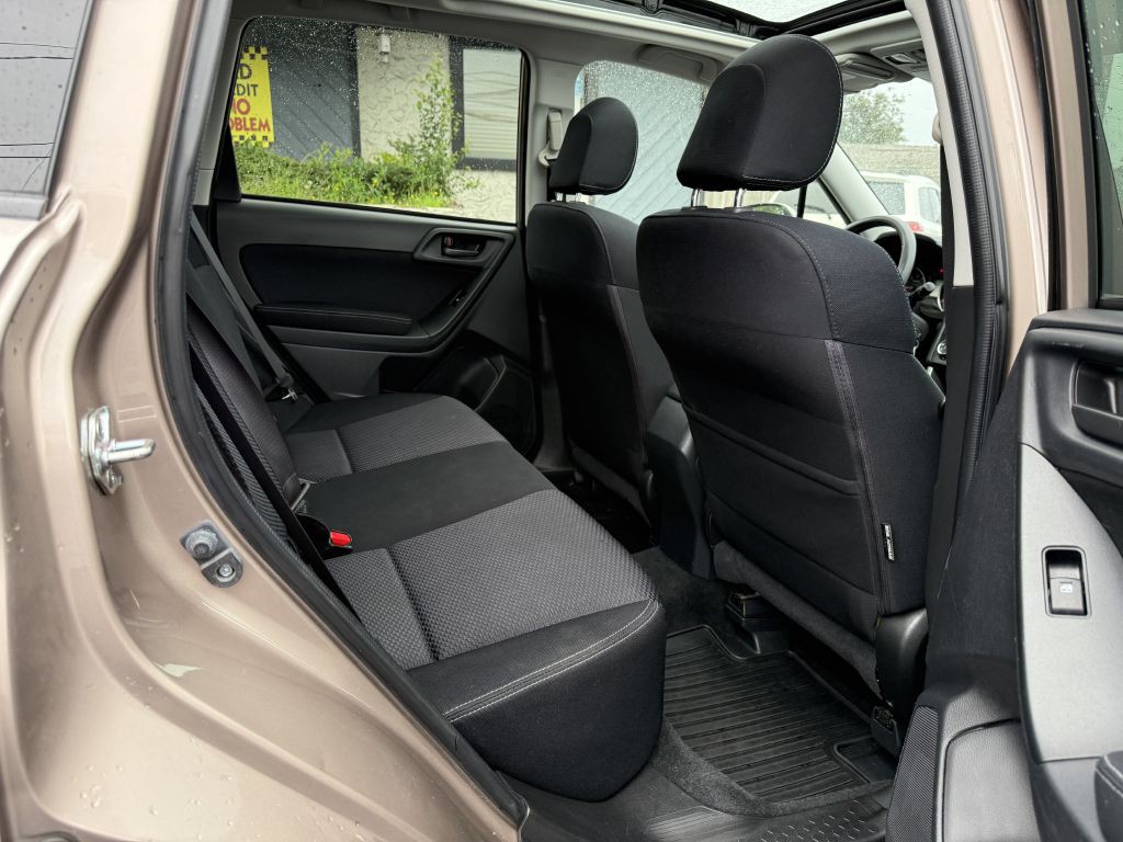 2015 Subaru Forester Image 14
