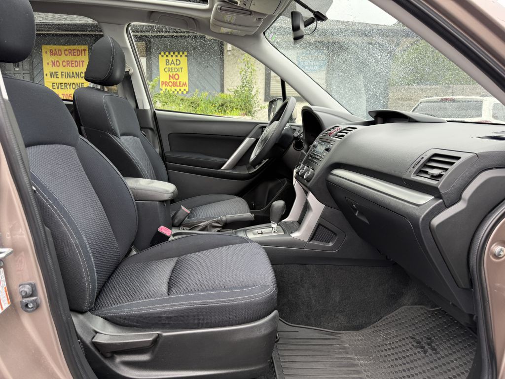 2015 Subaru Forester Image 16