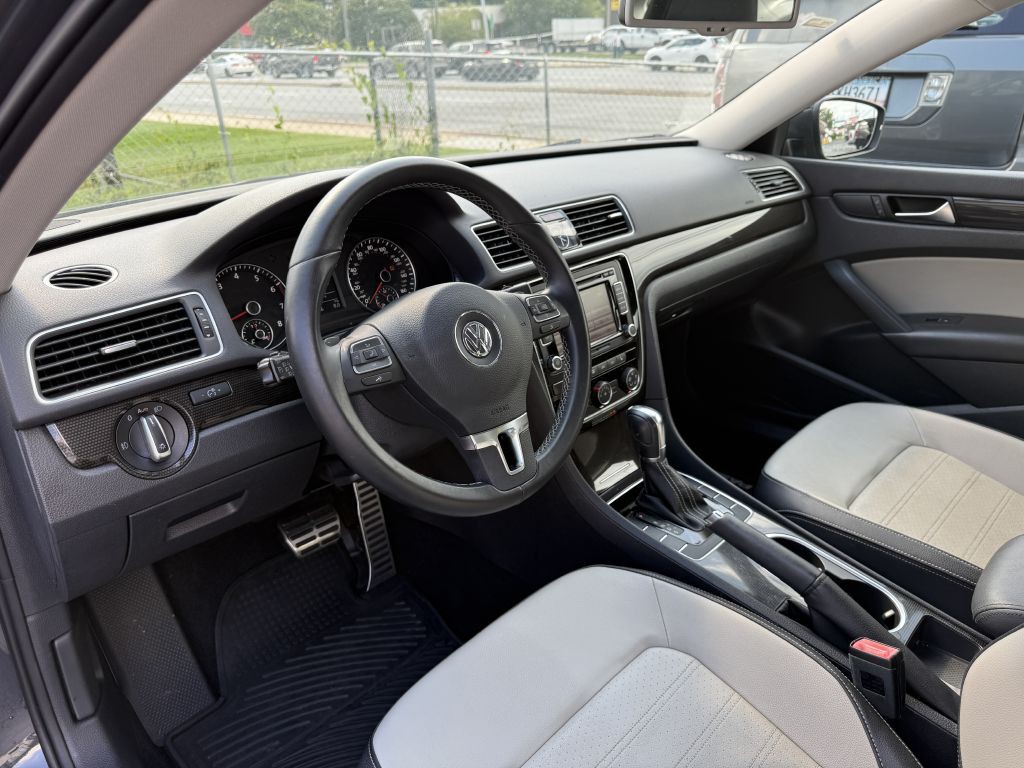 2014 Volkswagen Passat Image 9