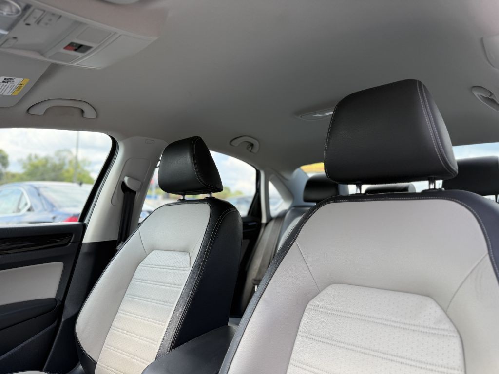 2014 Volkswagen Passat Image 10