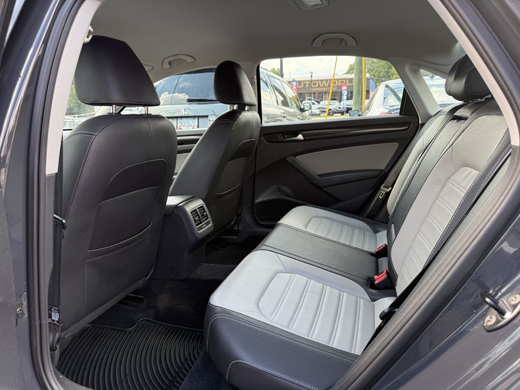 2014 Volkswagen Passat Image 11