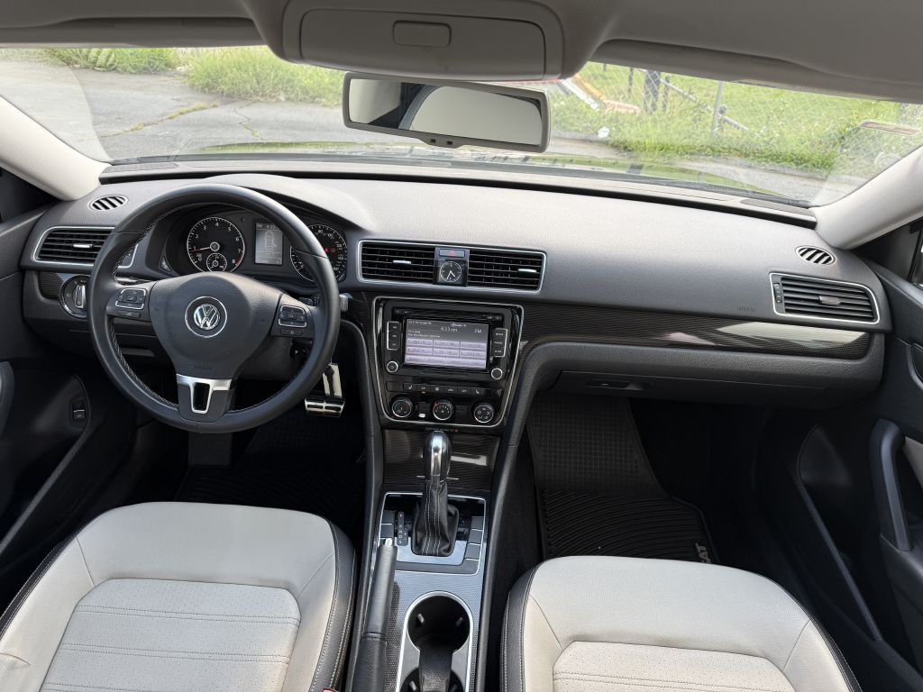 2014 Volkswagen Passat Image 14