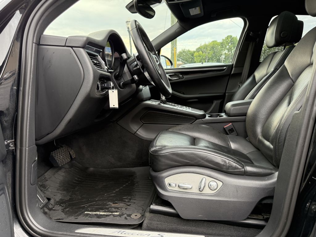 2015 Porsche Macan Image 8