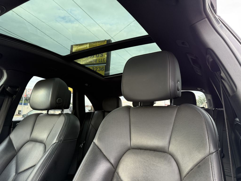2015 Porsche Macan Image 11