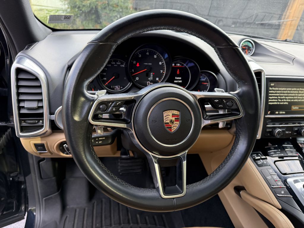 2016 Porsche Cayenne Image 9