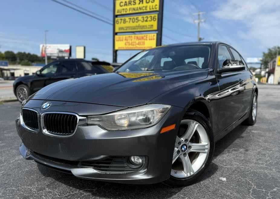 2013 BMW 3 Series Image 2