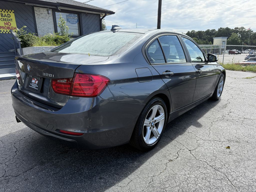 2013 BMW 3 Series Image 5