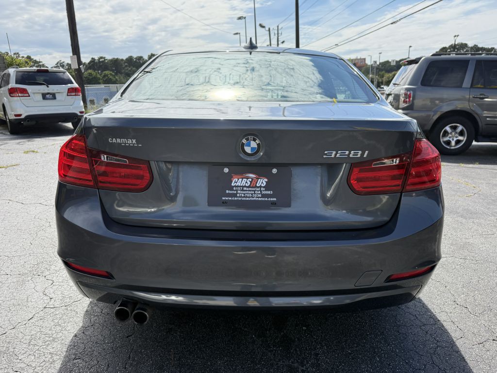 2013 BMW 3 Series Image 6