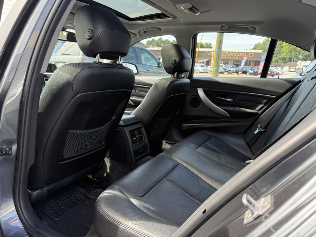 2013 BMW 3 Series Image 12