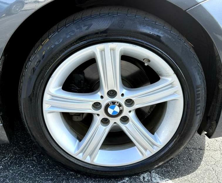 2013 BMW 3 Series Image 19