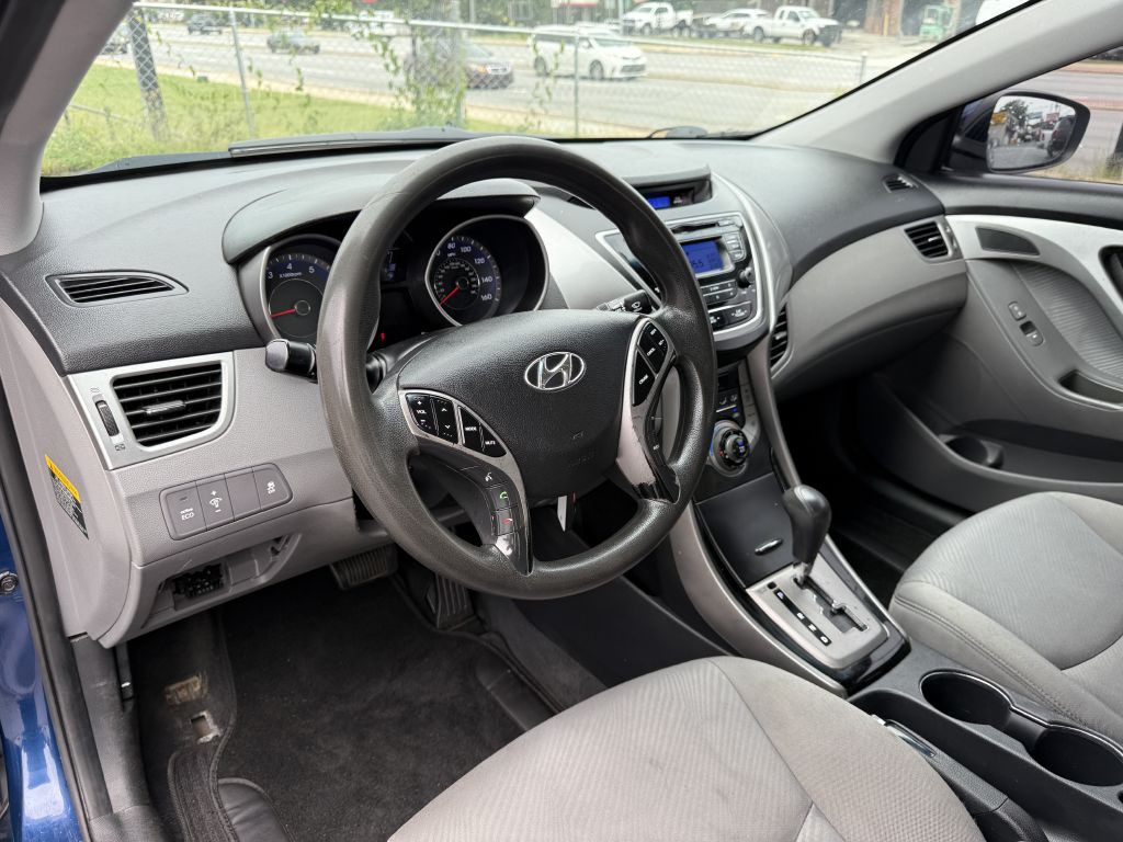 2013 Hyundai Elantra Image 9