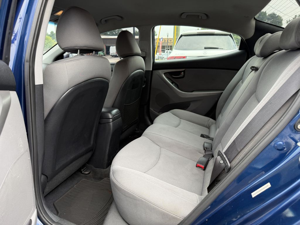 2013 Hyundai Elantra Image 11