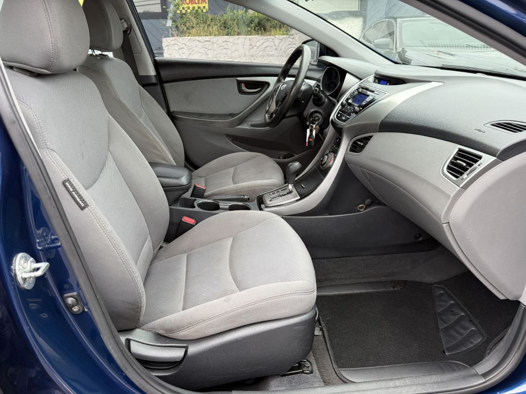 2013 Hyundai Elantra Image 15