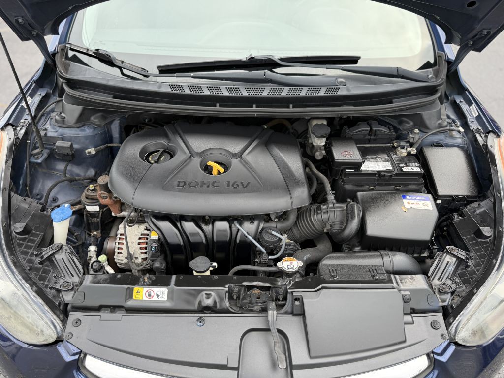 2013 Hyundai Elantra Image 18