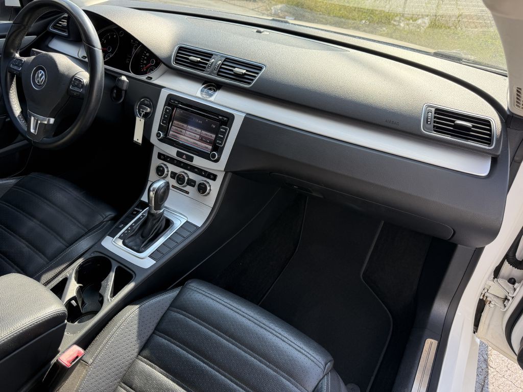 2013 Volkswagen CC Image 17