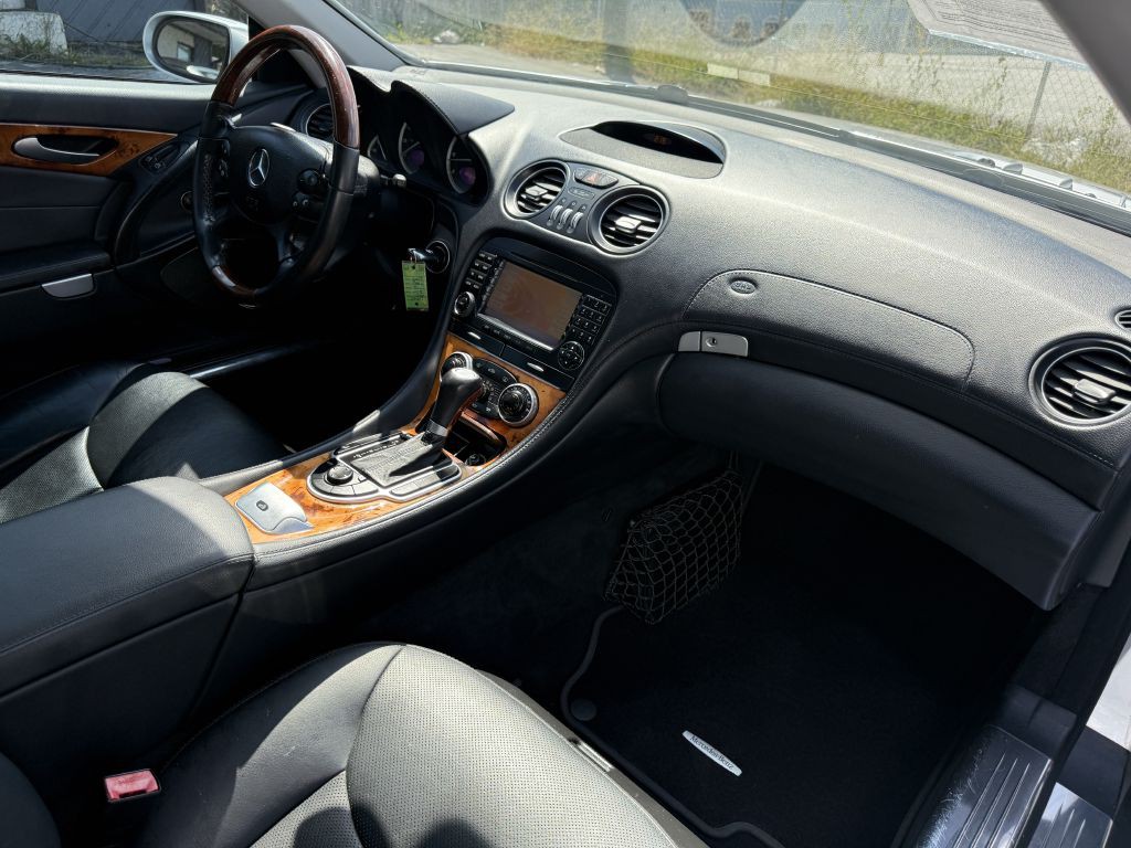 2007 Mercedes-Benz SL-Class Image 13