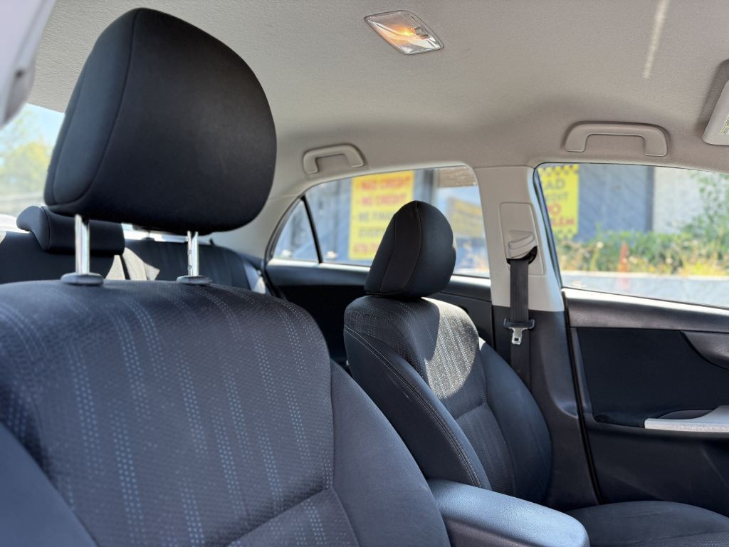 2012 Toyota Corolla Image 18