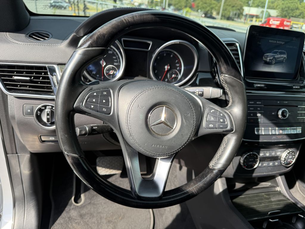 2017 Mercedes-Benz GLS-Class Image 9