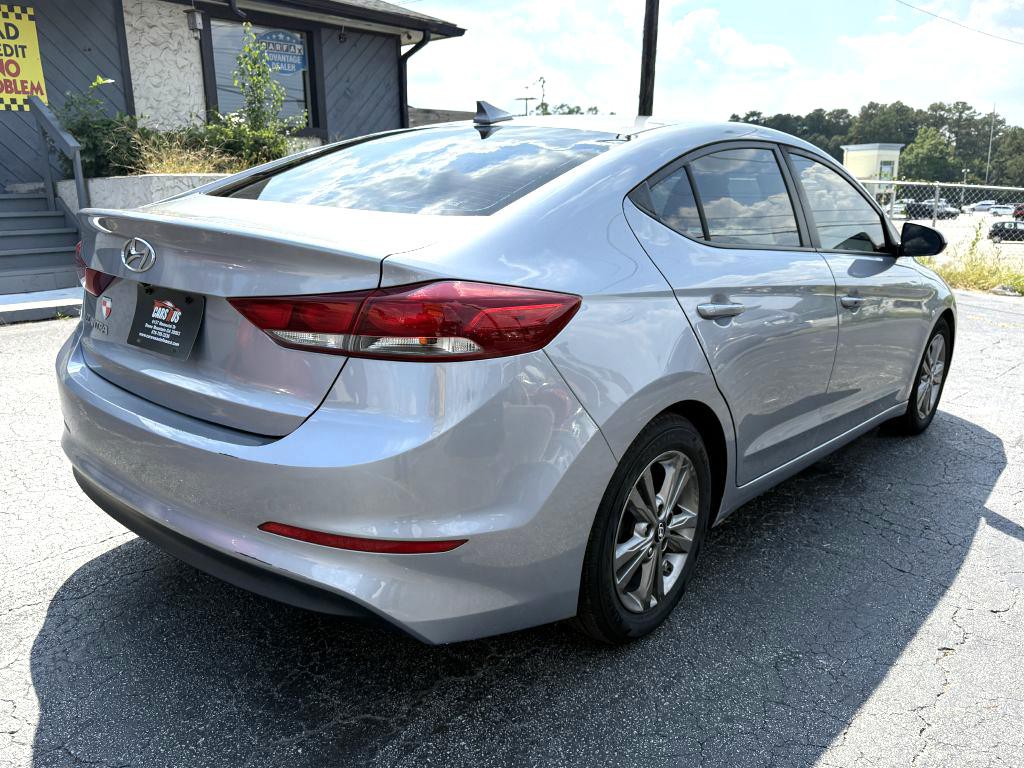 2017 Hyundai Elantra Image 5