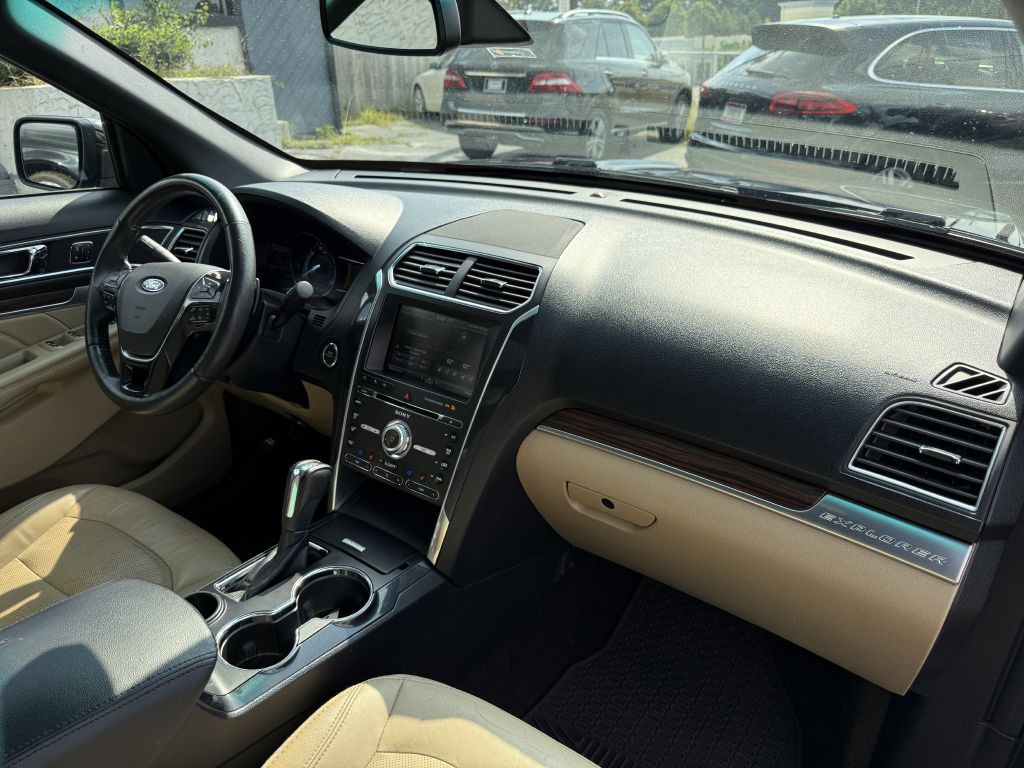 2016 Ford Explorer Image 21