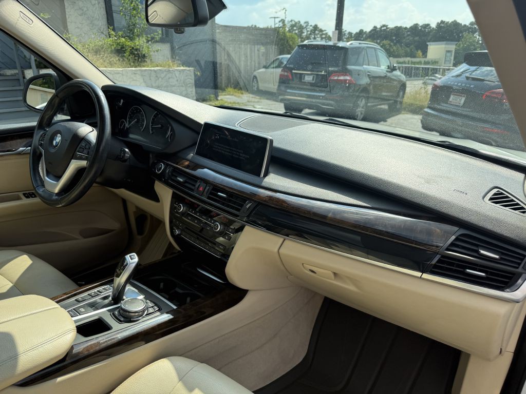 2015 BMW X5 Image 16