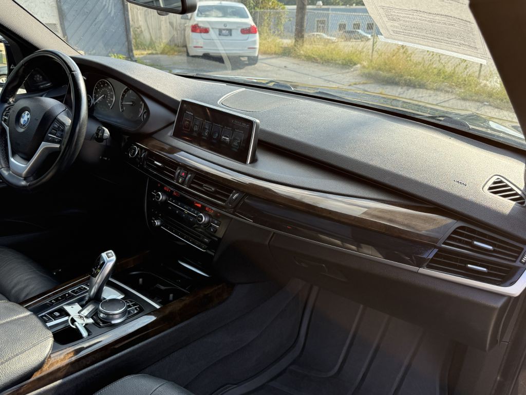 2017 BMW X5 Image 18