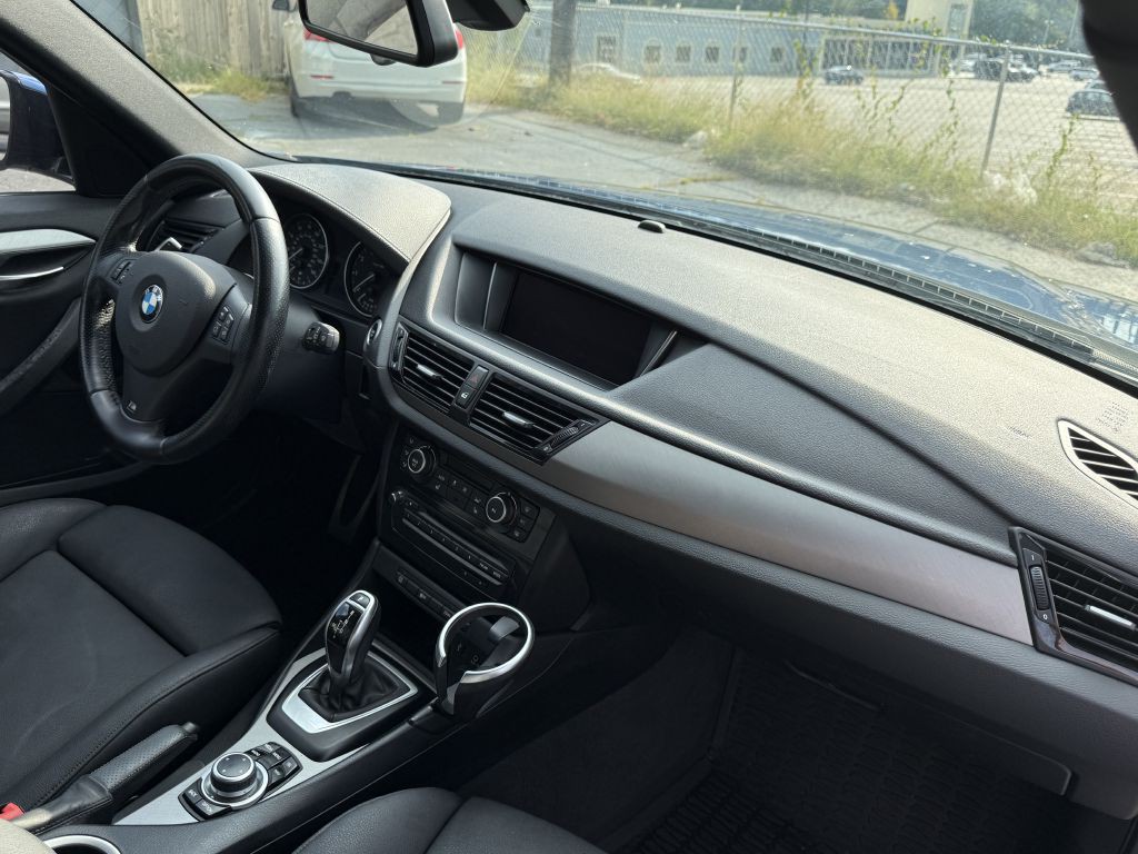 2015 BMW X1 Image 16