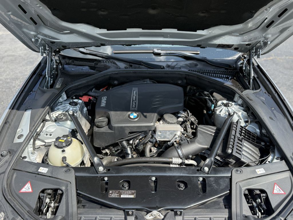 2015 BMW 5 Series Image 19