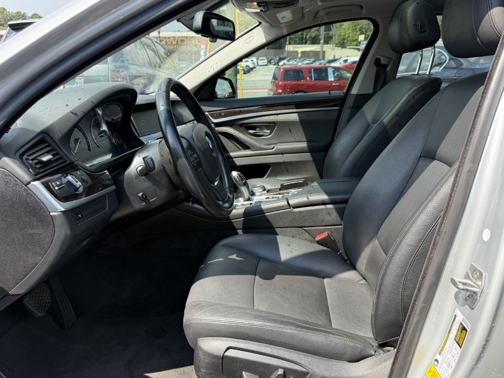 2015 BMW 5 Series Image 9