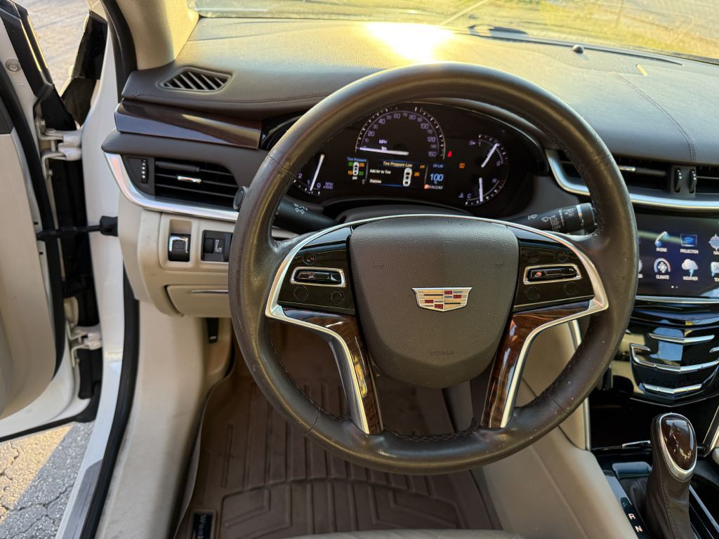 2017 Cadillac XTS Image 8