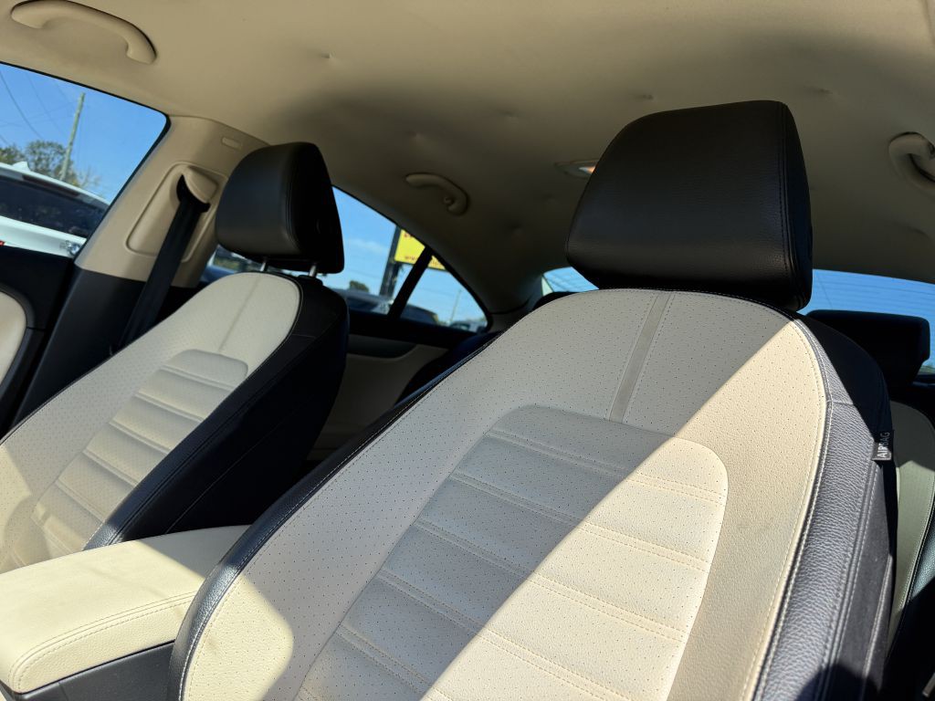 2012 Volkswagen CC Image 12