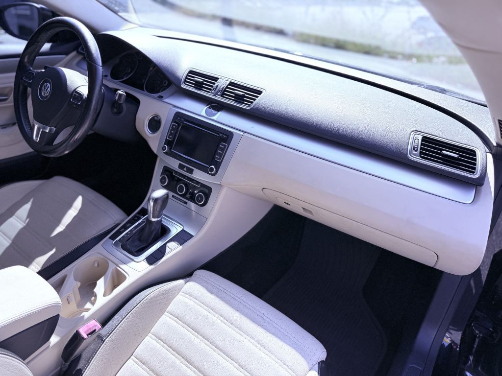 2012 Volkswagen CC Image 17
