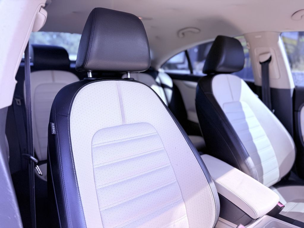 2012 Volkswagen CC Image 18