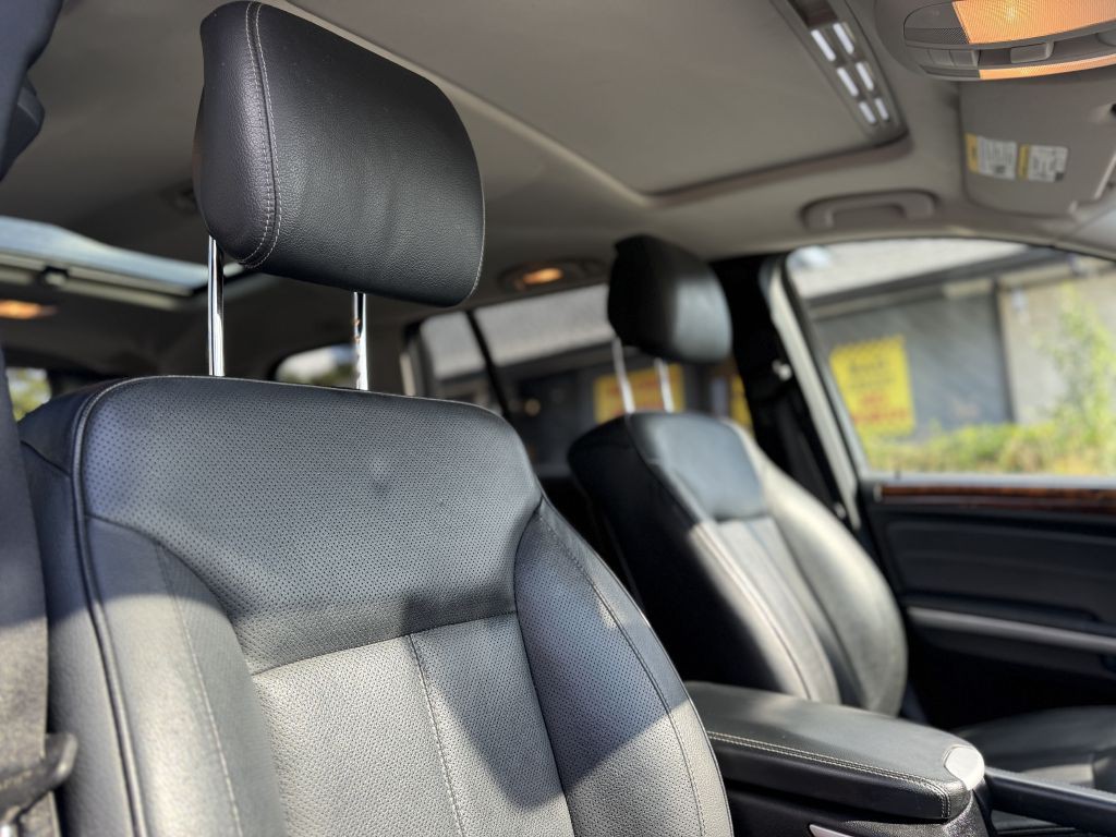 2011 Mercedes-Benz GL-Class Image 18
