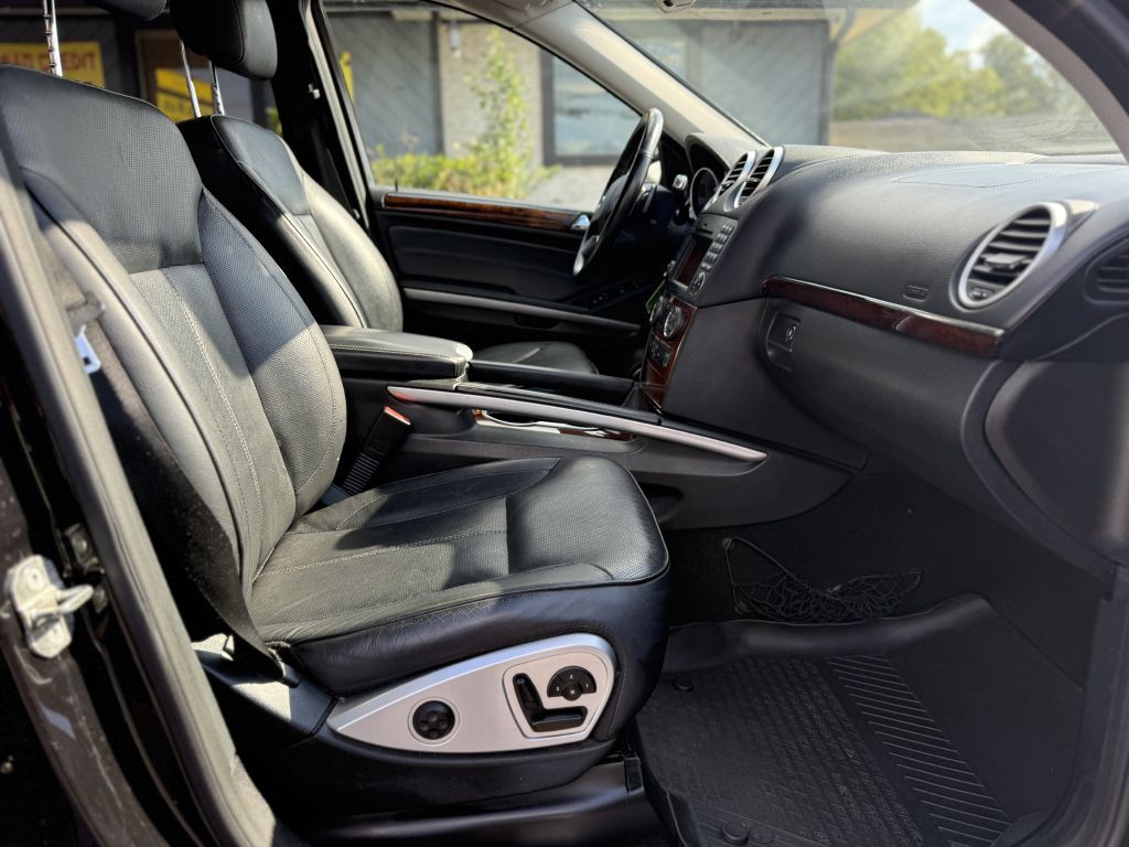 2011 Mercedes-Benz GL-Class Image 18