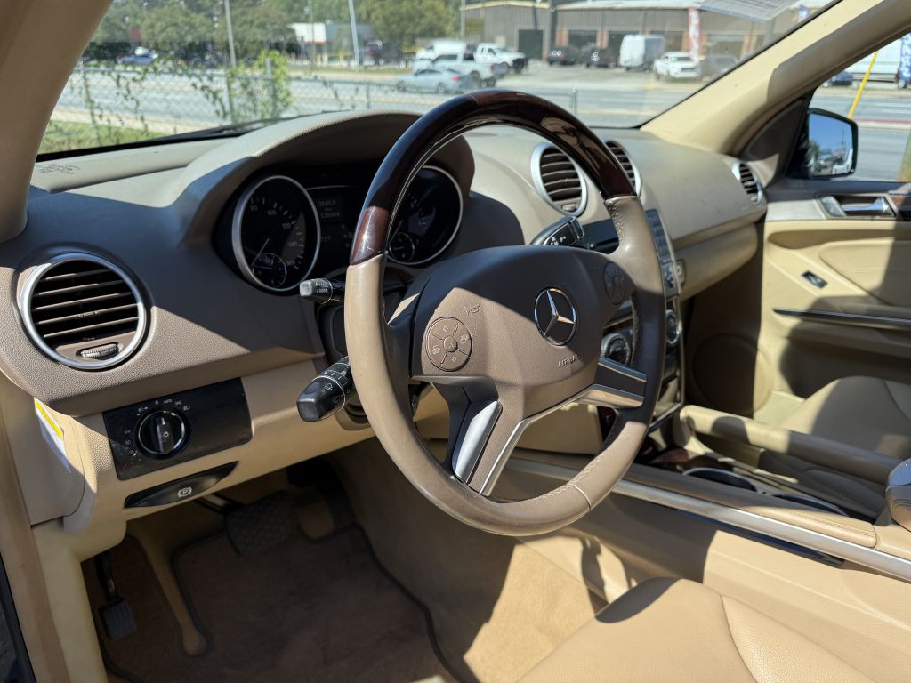 2011 Mercedes-Benz M-Class Image 11