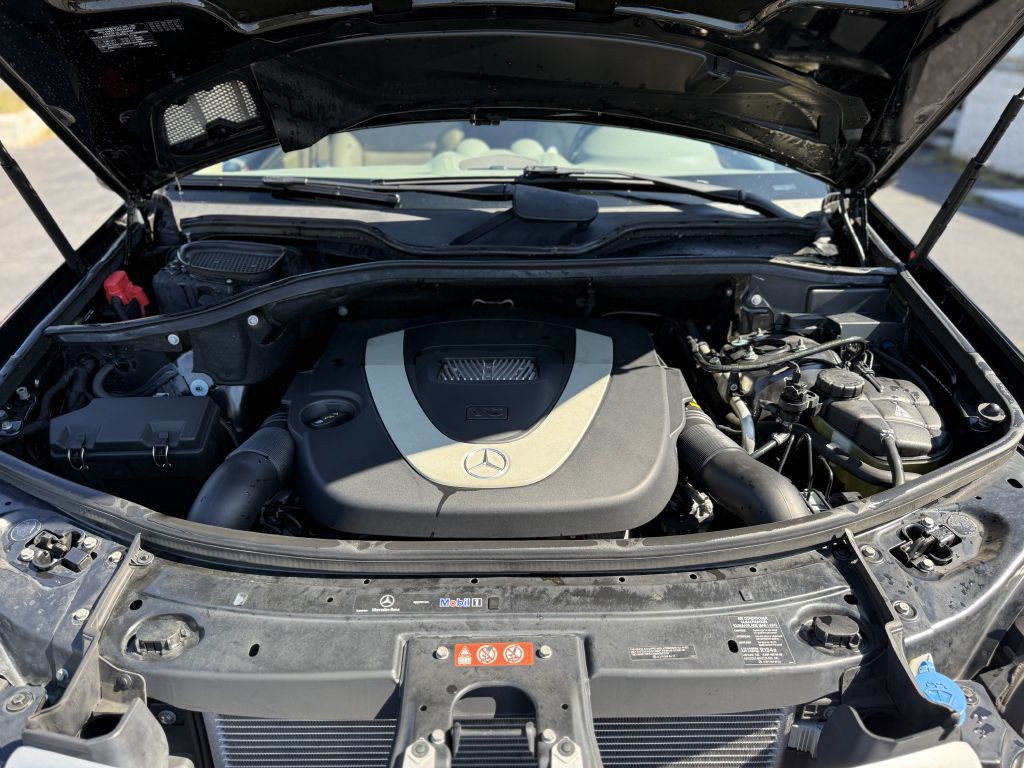 2011 Mercedes-Benz M-Class Image 21