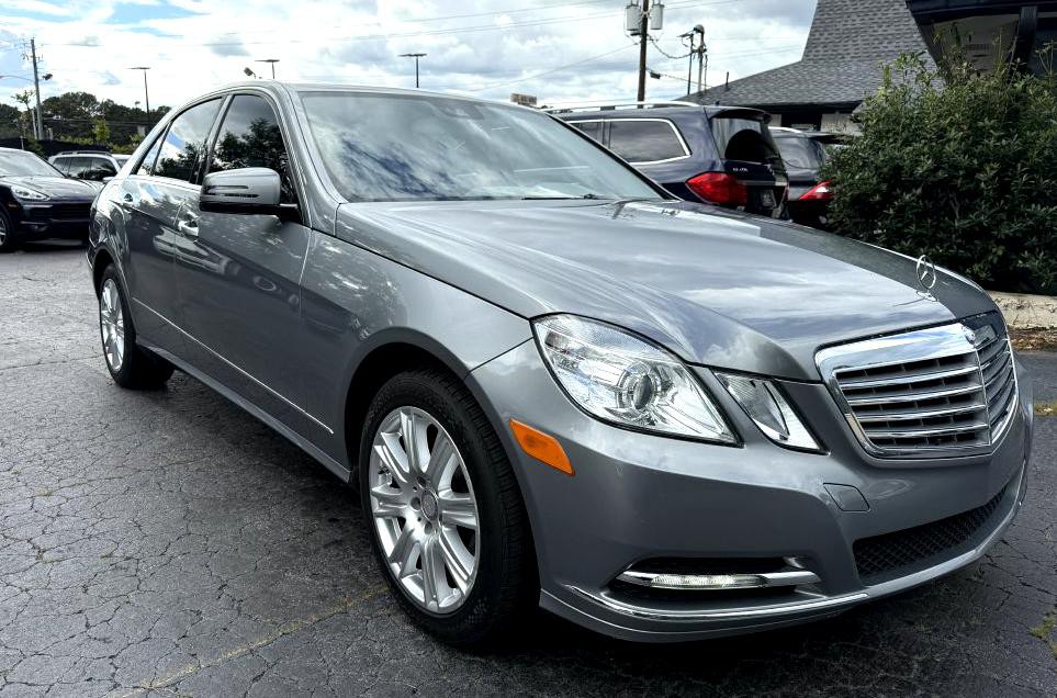 2013 Mercedes-Benz E-Class Image 3
