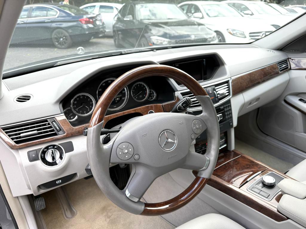 2013 Mercedes-Benz E-Class Image 11