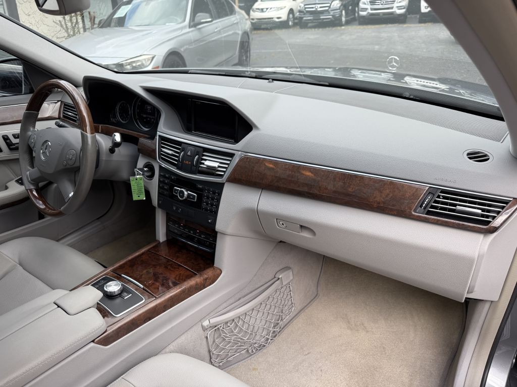 2013 Mercedes-Benz E-Class Image 16